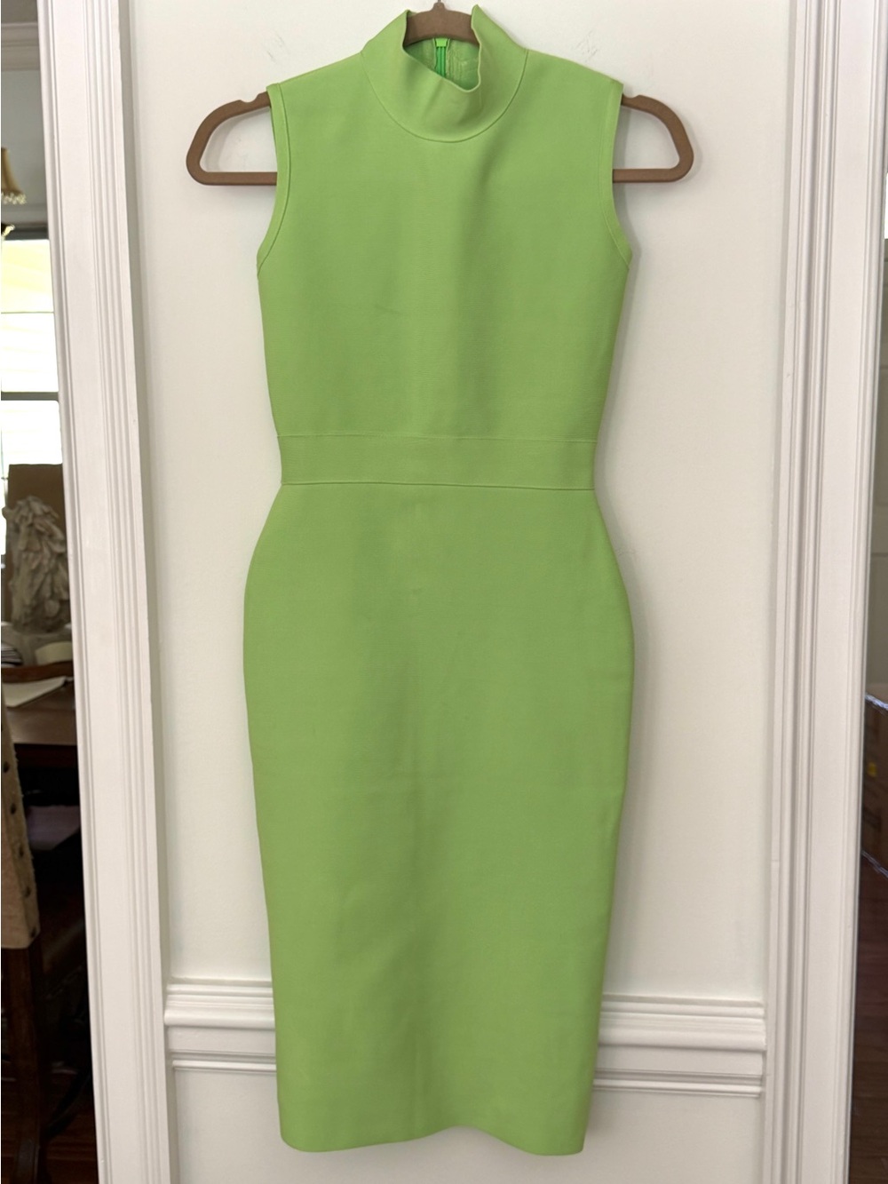 Sleeveless Green Sheath Dress - Brand Not Specified